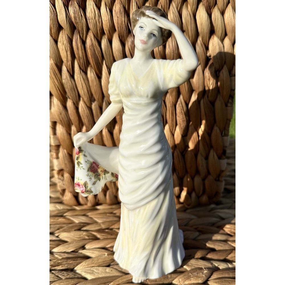 Rare Hand Made Royal Albert Country Rose RA3 Figurine Bone China England EUC